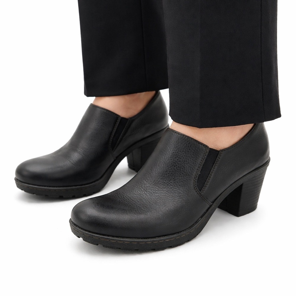 Size 8.5 B.O.C Women’s Leather Slip On Heels Comfort Shoes Black Ankle Bootie